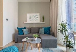 TV - FIRST CLASS | 1BR | Stunning and Spacious (Marina)