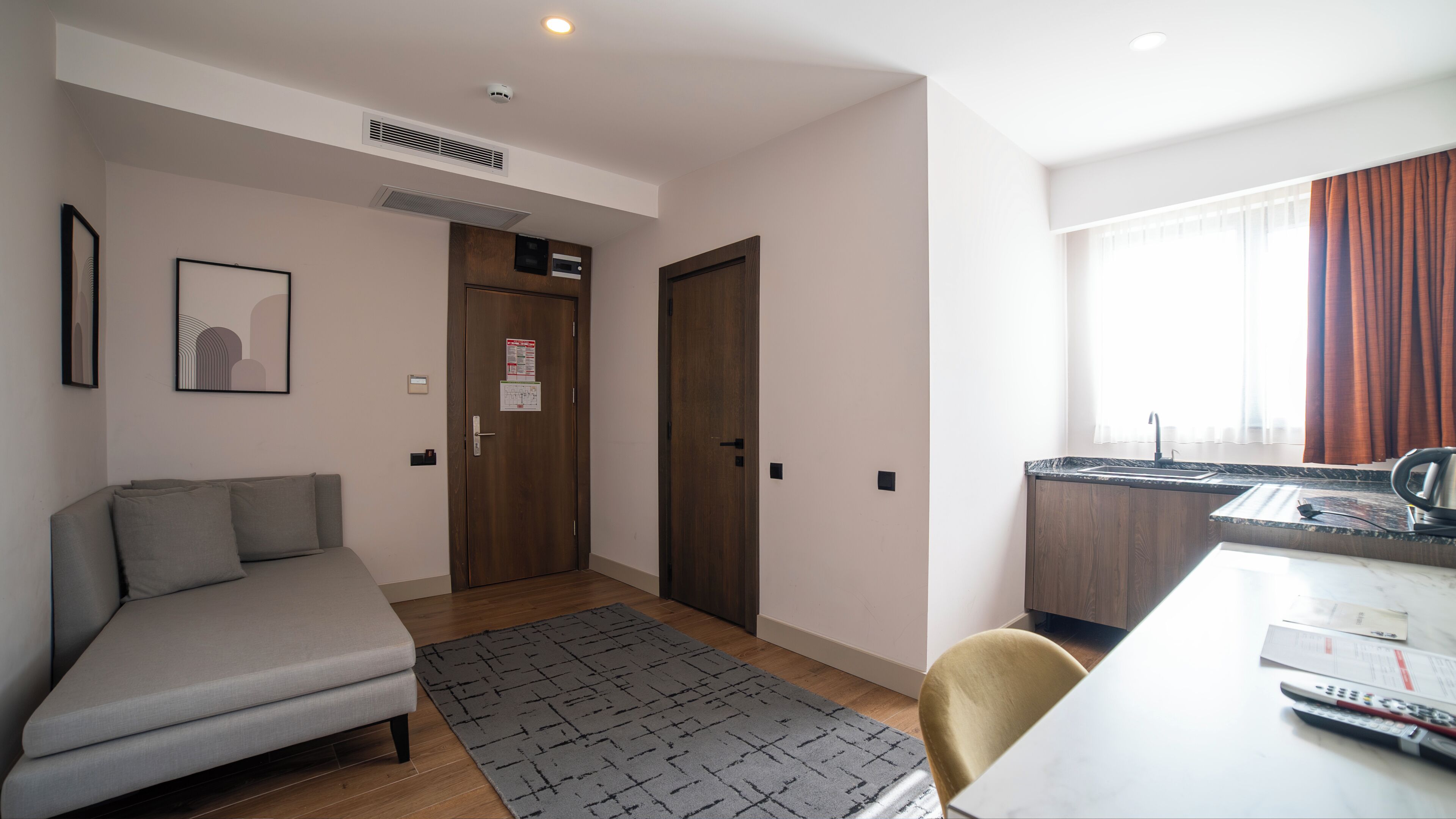 Egyptian cotton sheets, premium bedding, soundproofing, free WiFi