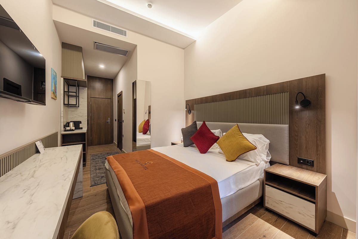 Economy kamer, uitzicht op stad | 1 slaapkamer, lakens van Egyptisch katoen, luxe beddengoed