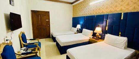 تجهيزات عازلة للصوت ومكواة/لوح كي وواي فاي مجانًا