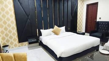 Deluxe Double Room | Soundproofing, iron/ironing board, free WiFi