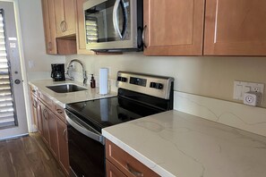 Refrigerador, microondas, horno, lavavajillas