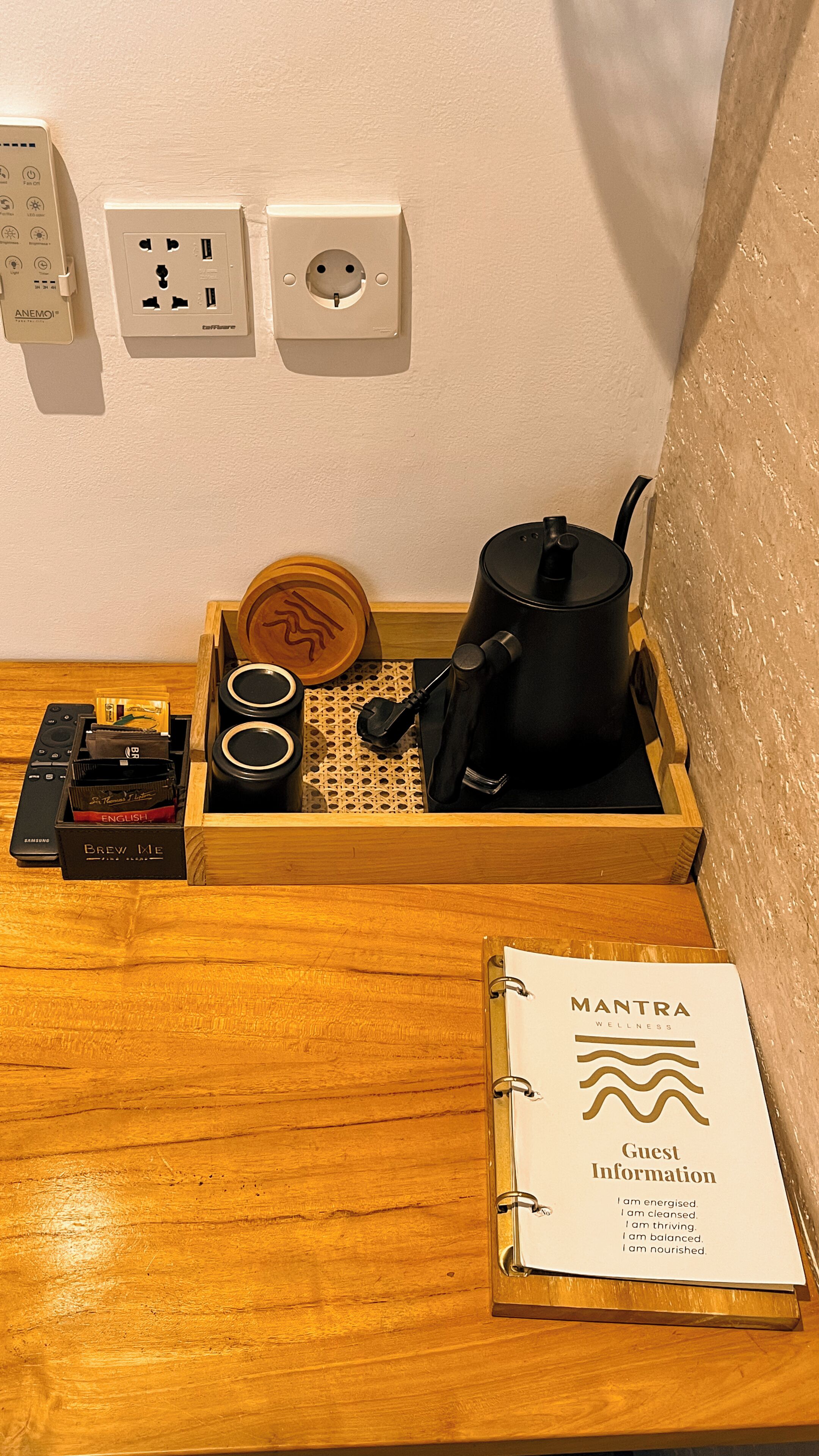 Premium Double Room, 1 Queen Bed, Pool View | Room amenity