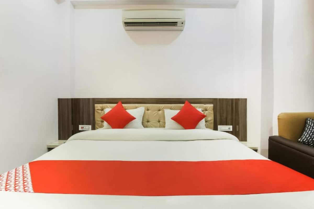 Deluxe Double Room | Free WiFi, bed sheets