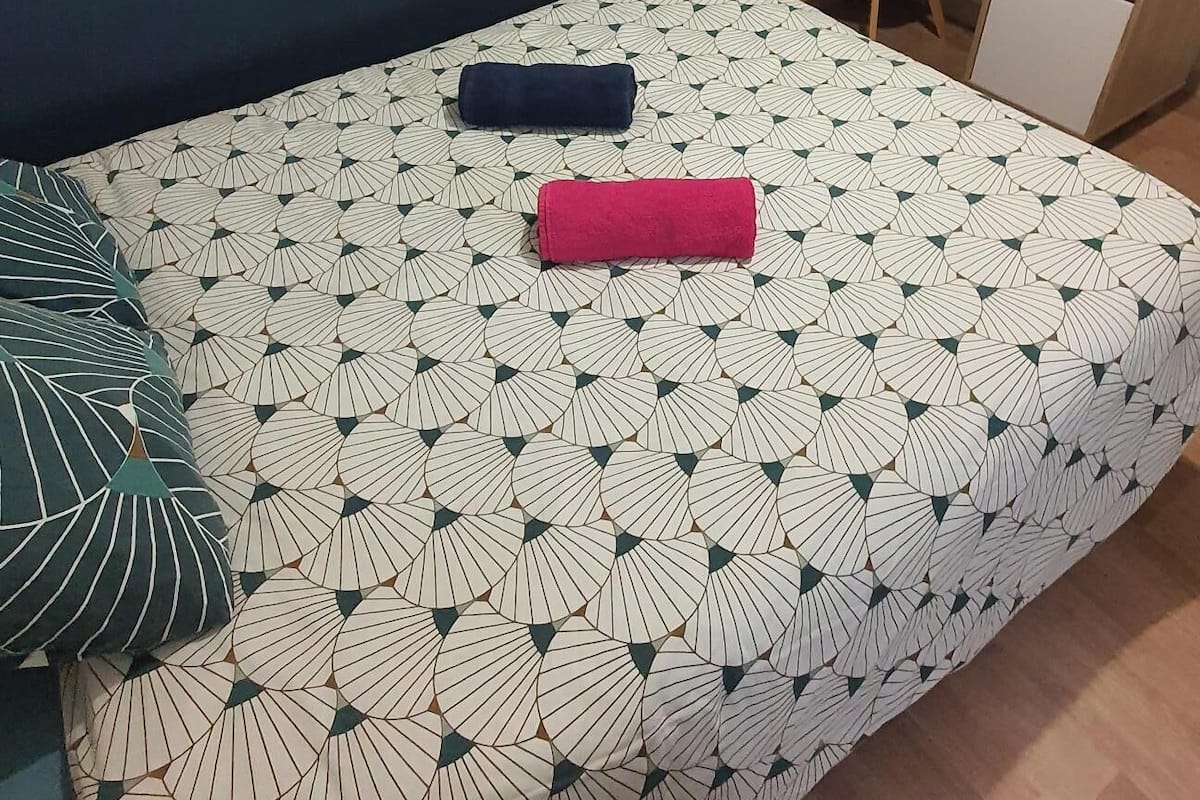 Deluxe tweepersoonskamer, 1 tweepersoonsbed, airconditioning, uitzicht op binnenplaats | Luxe beddengoed, Select Comfort-bedden, individueel gedecoreerd