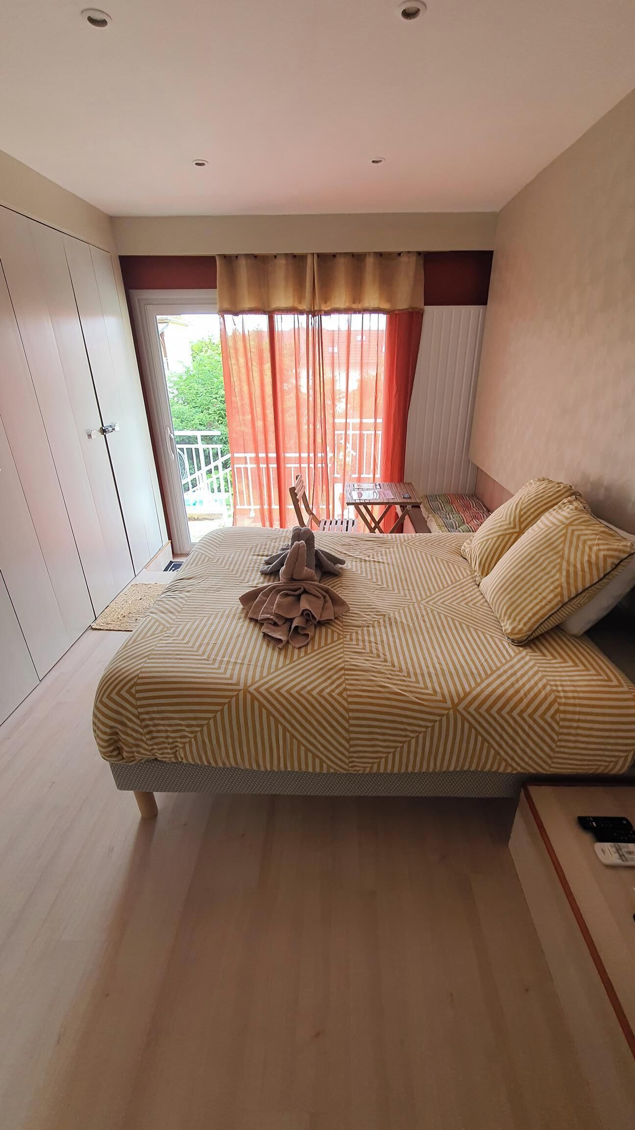 Chambre Confort, balcon, vue jardin | Literie de qualité supérieure, matelas Select Comfort