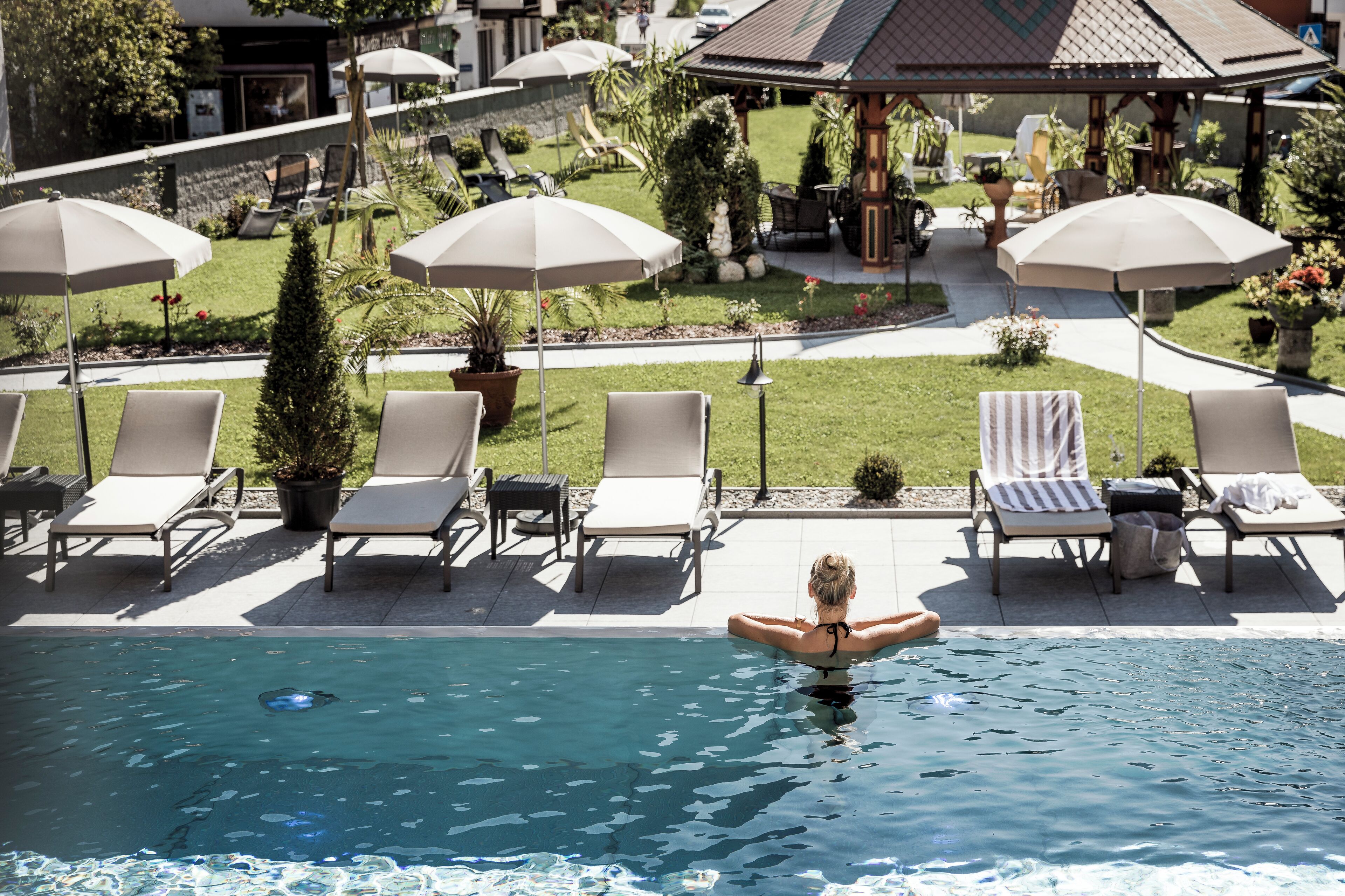 Indoor pool, outdoor pool