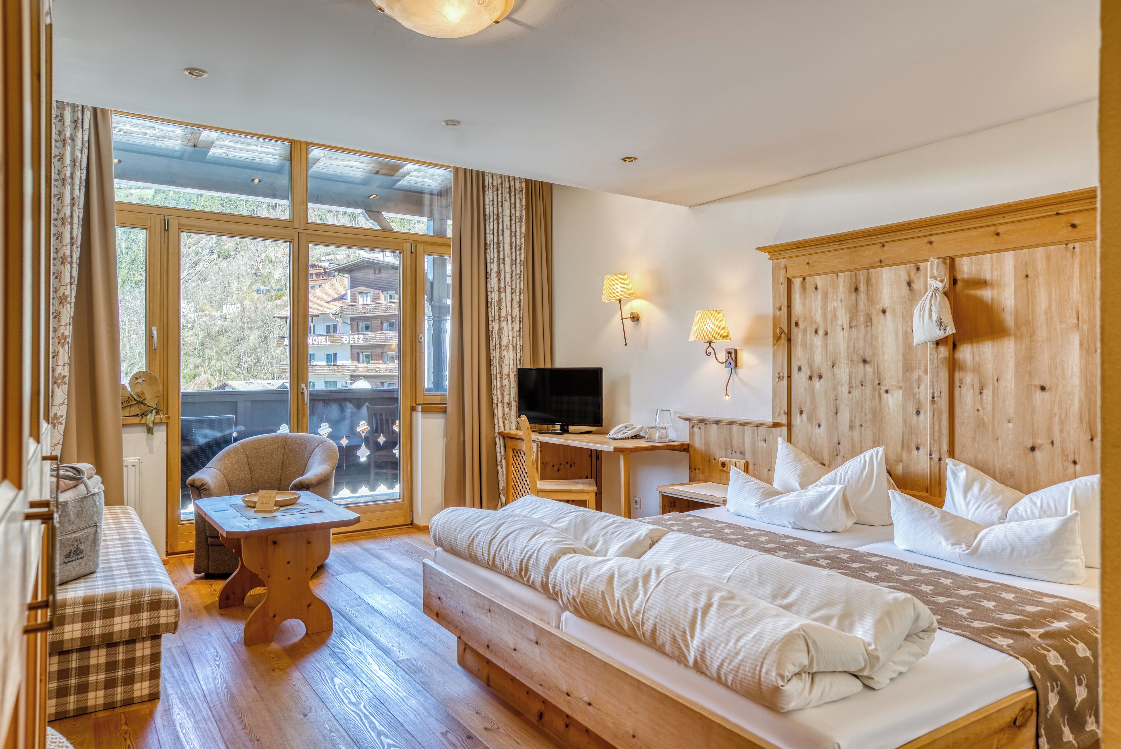 Panoramic-Doppelzimmer | Zimmersafe, Schreibtisch, schallisolierte Zimmer, kostenloses WLAN