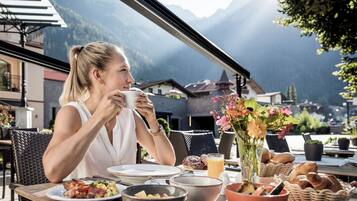 Petit déjeuner buffet (20 EUR par personne)