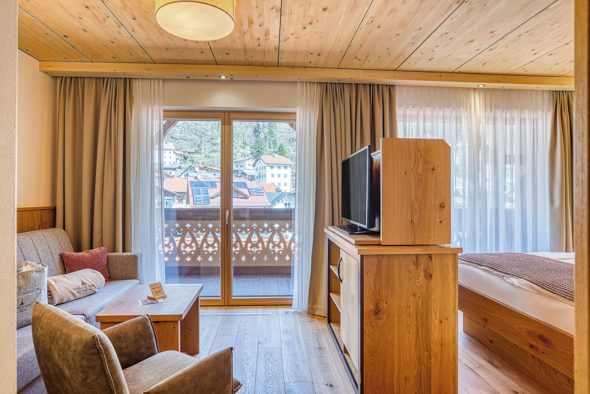 Superior Double Room | In-room safe, desk, soundproofing, free WiFi