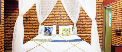 Double Room | Free WiFi, bed sheets