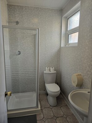 Håndklær og toalettpapir