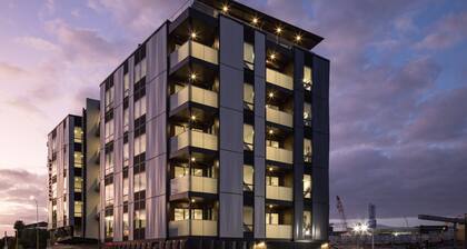Enfield Lux- Brand New Apartment