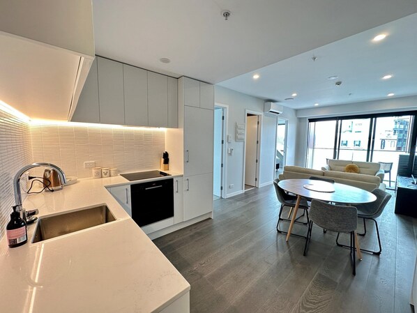 55-inch Smart TV with satellite channels - Enfield Lux- Brand New Apartment (Auckland)