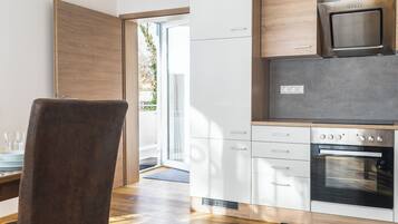 Réfrigérateur, plaque de cuisson, cafetiÚre/bouilloire