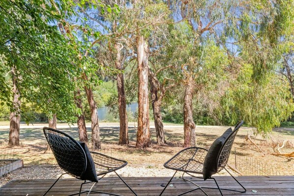 Terrace/patio - Romantic Daylesford Lakefront: Fireplace, King Bed, Spa (Daylesford)