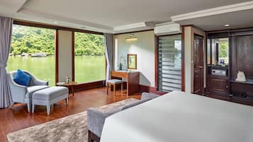 Cabaña presidencial, balcón, vista al océano | Escritorio, espacio para trabajar con laptop y insonorización