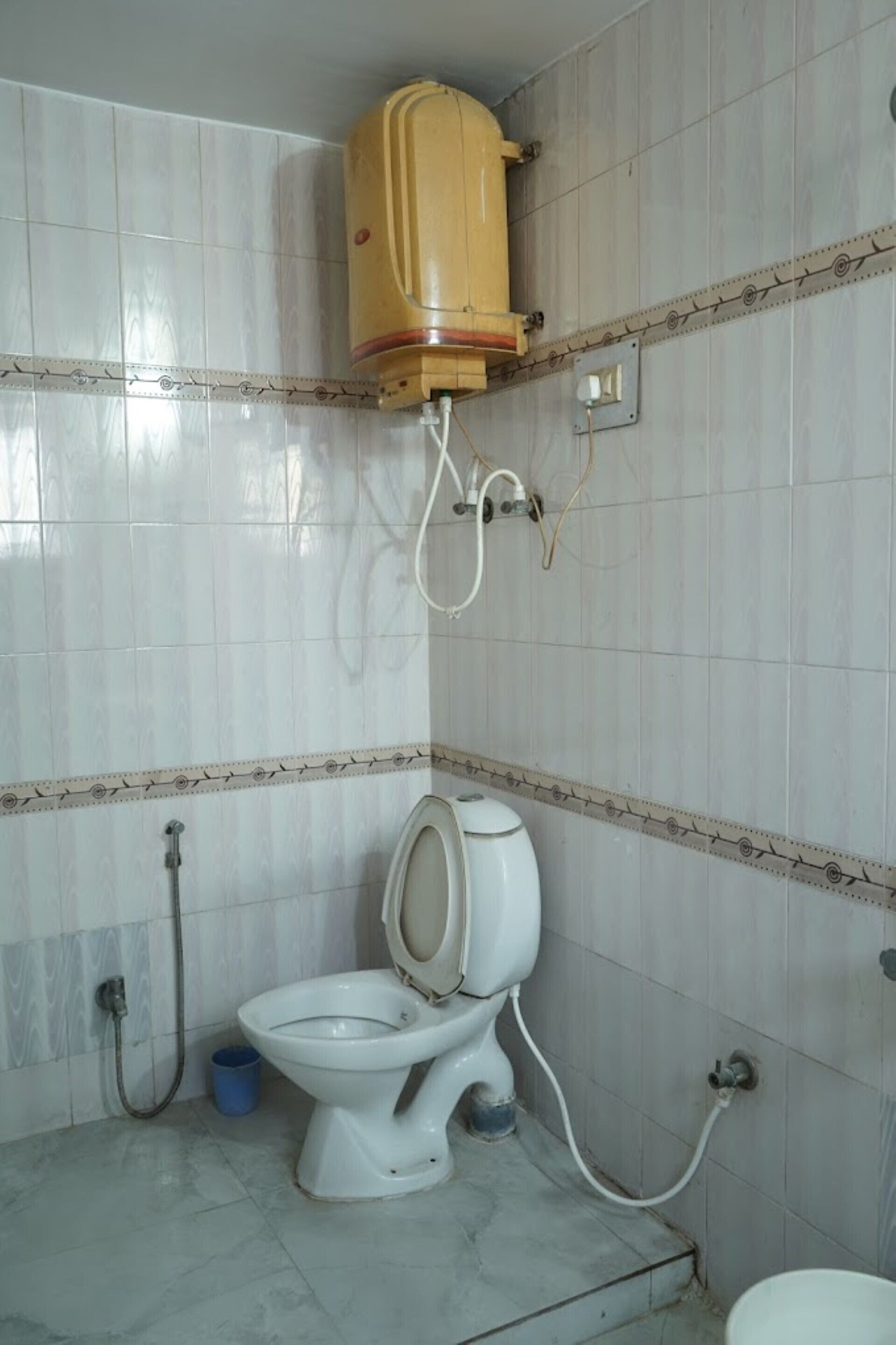Shower, rainfall showerhead, towels, soap