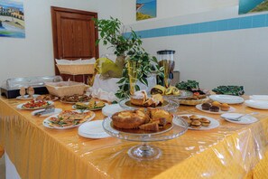 Free daily buffet breakfast - Tenuta San Lorenzo (Giurdignano)