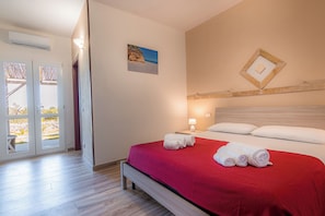 Standard Room, Garden View | In-room safe, desk, soundproofing, free WiFi - Tenuta San Lorenzo (Giurdignano)