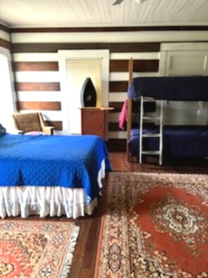 2 bedrooms, iron/ironing board, bed sheets