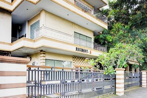 Exterior - Super OYO Resident- K Syariah (Medan)