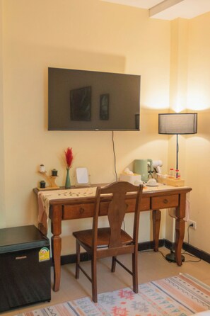 In-room safe, desk, laptop workspace, iron/ironing board