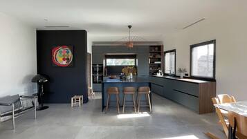 Micro-ondes, four, plaque de cuisson, lave-vaisselle