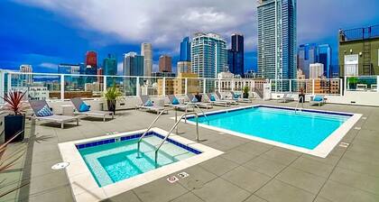 Modern, Spacious 1 Bedroom Loft in DTLA - FREE Parking