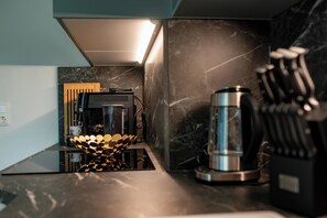 Oven, stovetop, dishwasher