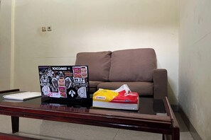 Reception - Hotel O Ziza Kost82 Syariah (Enrekang)