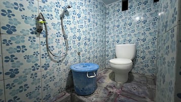 Standard Double Room | Bathroom