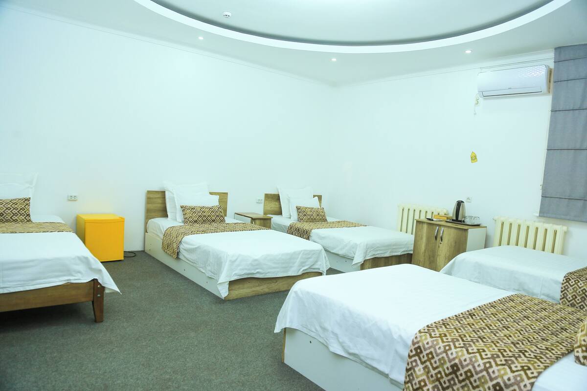Economy Quadruple Room | Desk, laptop workspace, soundproofing, iron/ironing board