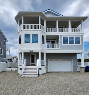 Exterior - Modern Beach House with Ocean and Bay Views - 600 Feet from the Beach. (Mantoloking)