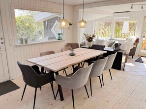 Dining - Beautiful summer house for 8 people and 2 dogs (Karrebæksminde)