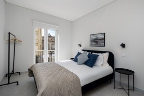 Porto | PAV 1D | 3 bedrooms, desk, free WiFi - Prime Portal Gateway to Urban Wonders (Porto)