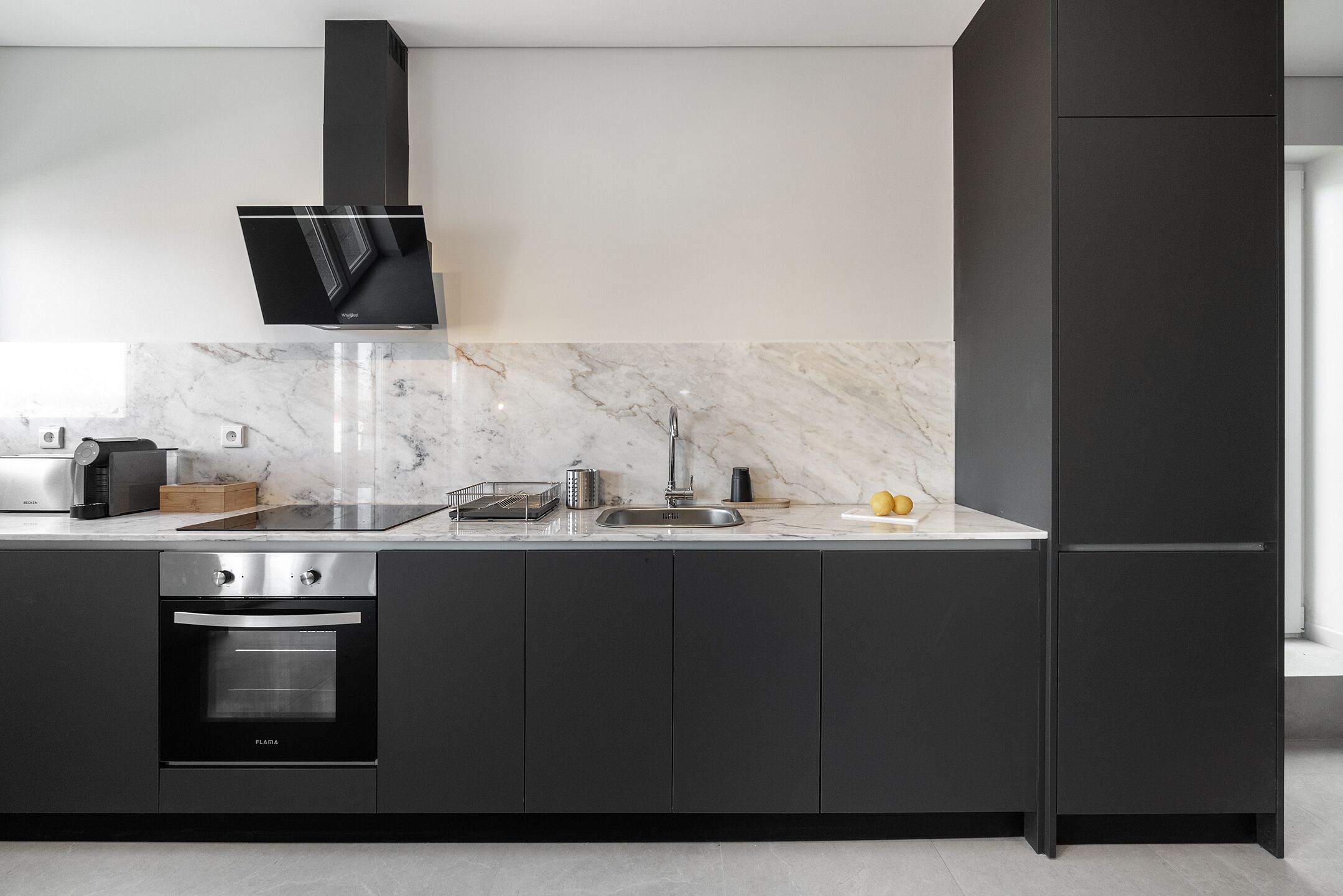 Porto | PAV 1D | Private kitchenette | Fridge, microwave, oven, stovetop