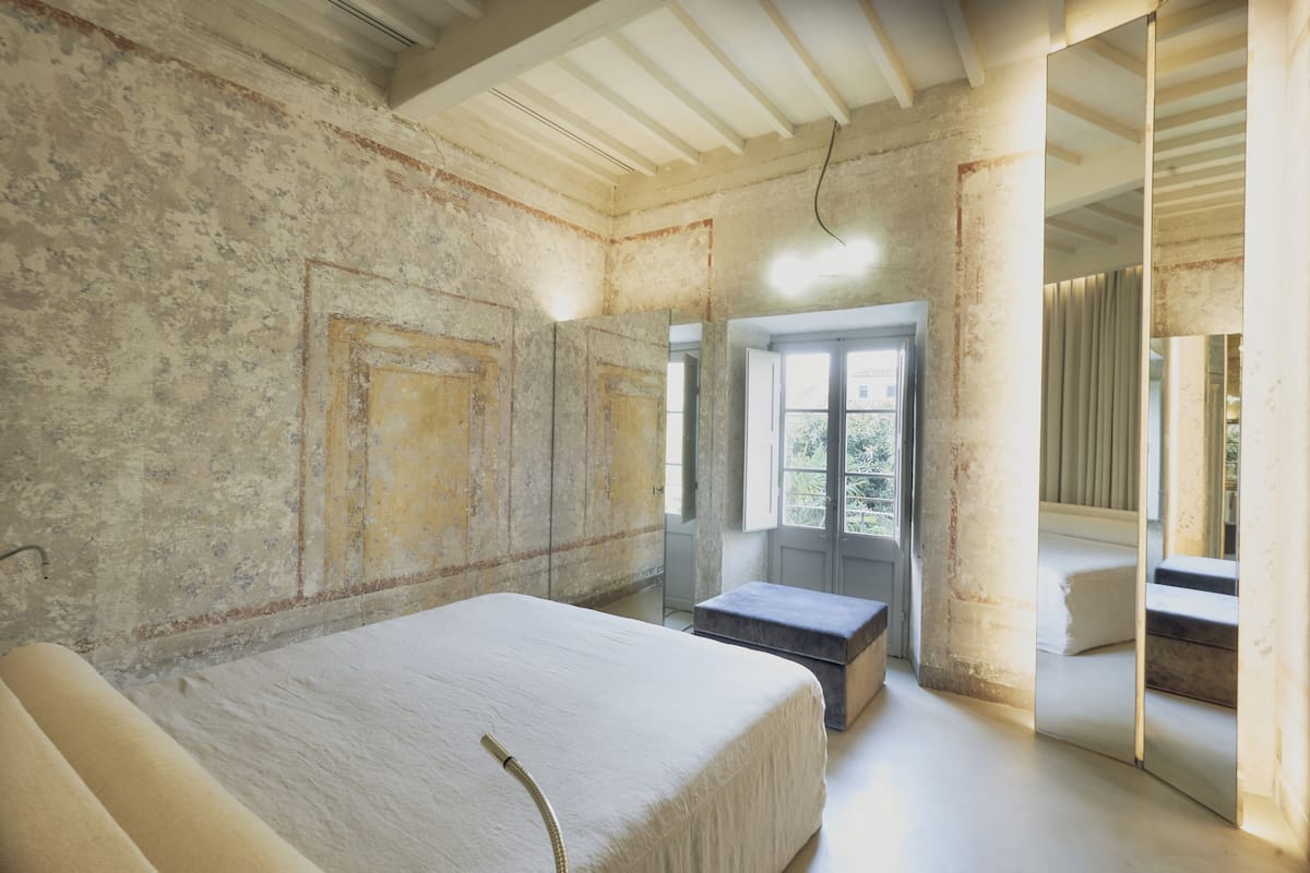Deluxe Room, 1 King Bed, Garden View