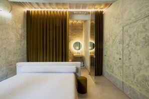 Superior Room, 1 King Bed | In-room safe, free WiFi