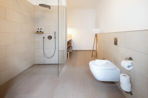 Apartamento de lujo, 1 habitación, patio | Ropa de cama de alta calidad y decoración individual
