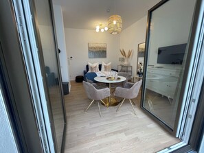 ラグジュアリー スタジオスイート 1 ベッドルーム パティオ | 専用キッチン | 冷蔵庫、コンロ、食器洗い機、エスプレッソマシン