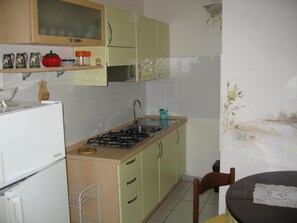 Private kitchen - 2 Bedroom Apartment in Santa Maria Navarrese (Santa Maria Navarrese)