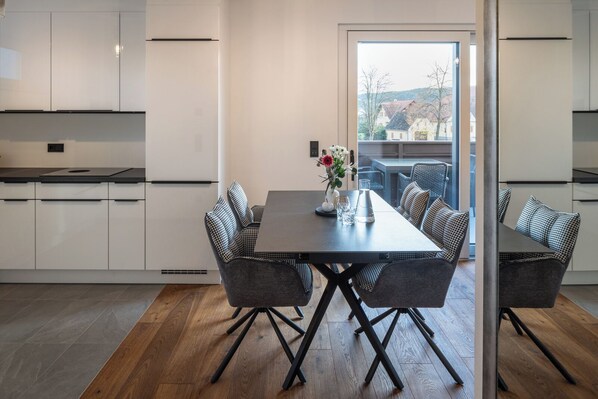 In-room dining - RiverVista Apartments (Bad Waltersdorf)