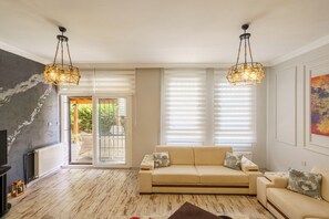 TV - Villa in Complex with Garden & Shared Semi Olympic Swimming Pool in Kusadasi (Aydin)