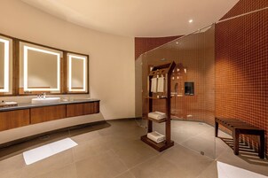 Fire Villa with balcony | Bathroom | Shower, rainfall showerhead, free toiletries, hair dryer