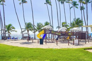 Children’s area - Marbella | Beachfront • Pool • Full Kitchen (Juan Dolio)