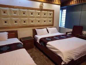 Soundproofing, free WiFi, bed sheets
