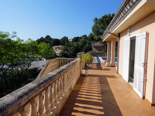 Palmanova Villa Near THE Beach With Private Tennis Court