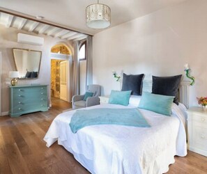 5 bedrooms, iron/ironing board, WiFi, bed sheets - 5 Bedroom Villa in Panzano In Chianti (Panzano In Chianti)