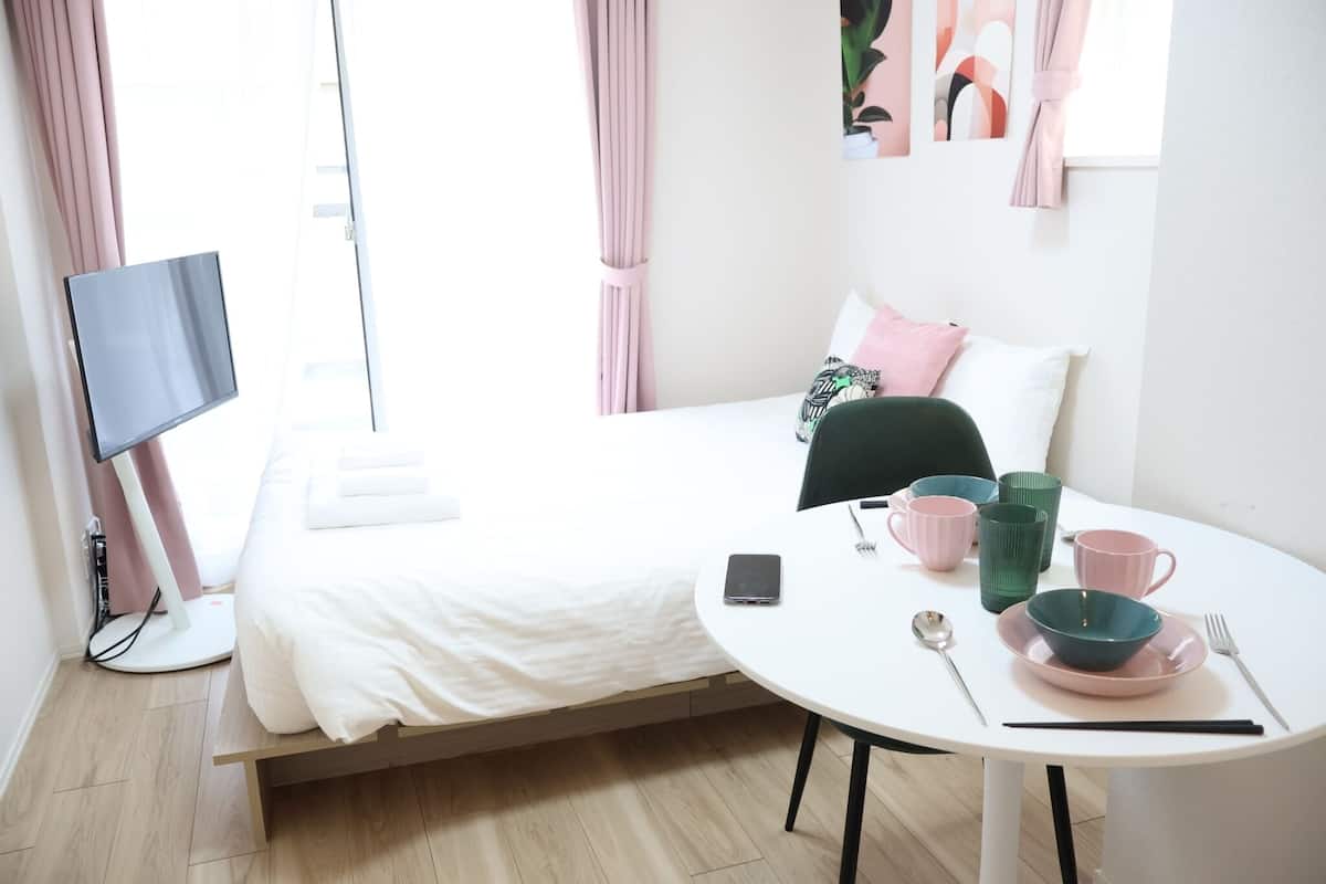 1 soverom, wi-fi (inkludert) og sengetøy